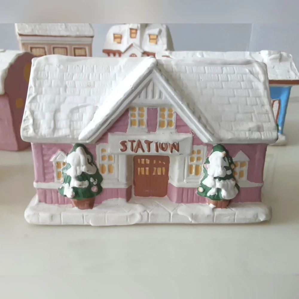 Christmas Snow Village Town Hall Tavern Station Barn Houses 6 Piece Set